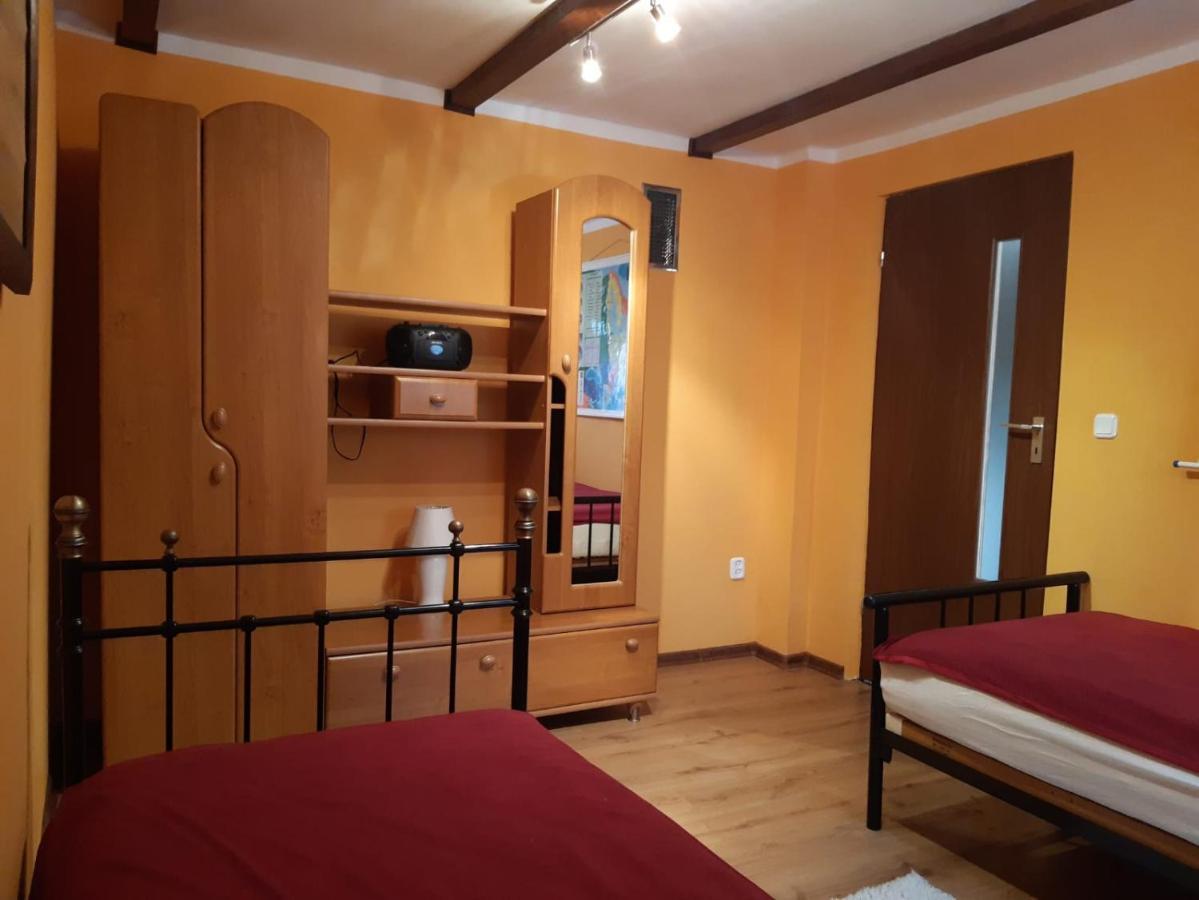P-4 Apartment Retowo  Luaran gambar